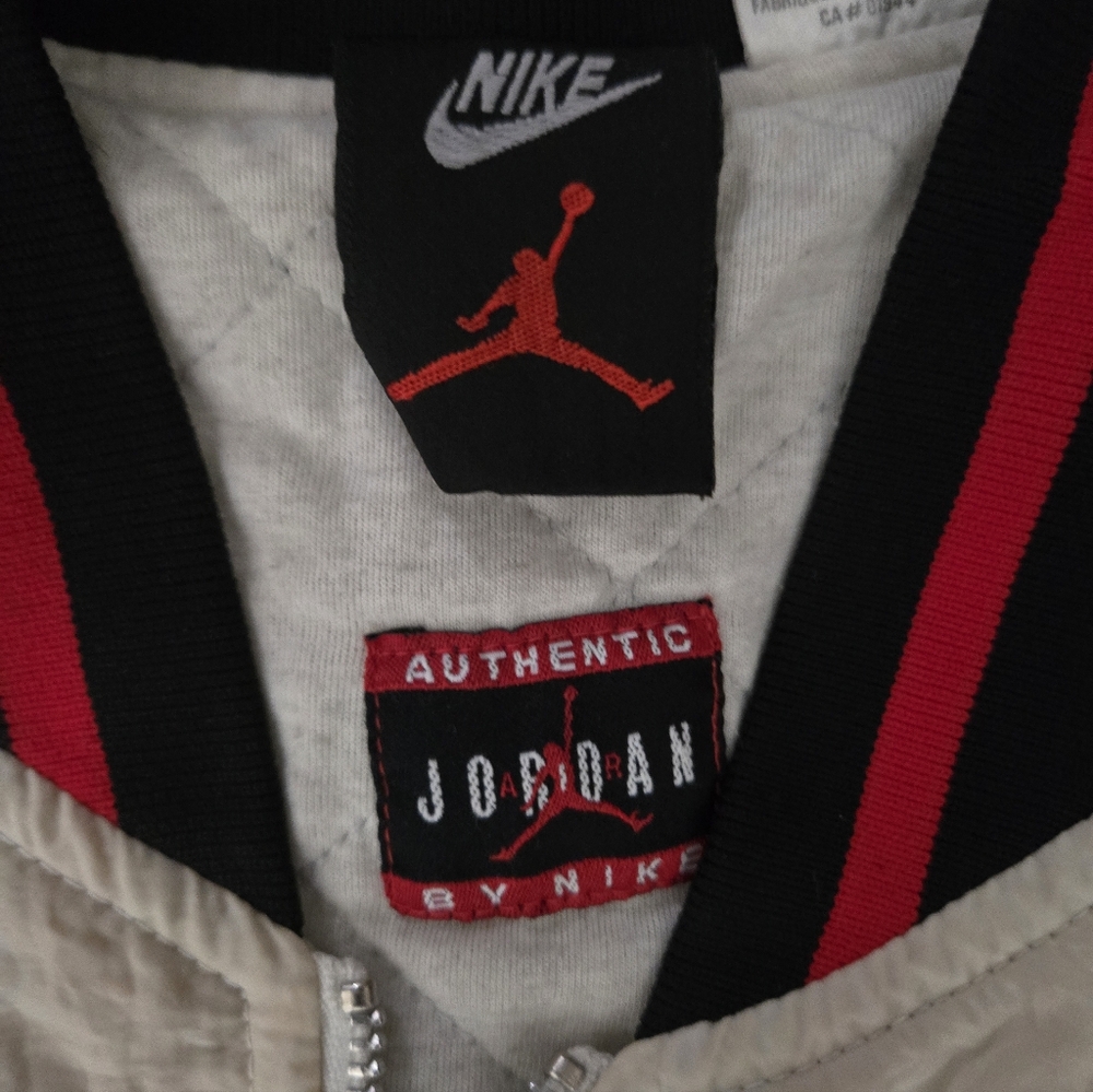Super RARE Authentic VINTAGE Red and Black Air Jordan Jacket XL - Picture 2 of 4